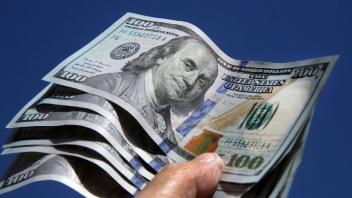 Dólar blue regresa a valores de la semana pasada