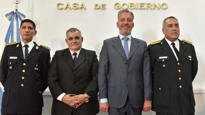Arcioni puso en funciones a Leonardo Das Neves como ministro de Seguridad