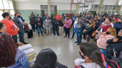 Maderna trasladó el reclamo de padres de la Escuela 793 a autoridades provinciales