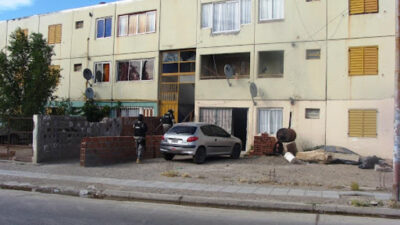 Asesinaron a balazos a un joven que paseaba el perro en las 1000 Viviendas