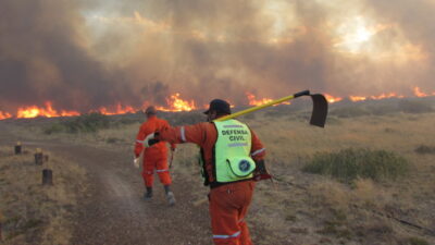 Defensa Civil, Fundación Patagonia Natural, incendio, La Esperanza, puerto madryn, refugio de vida silvestre