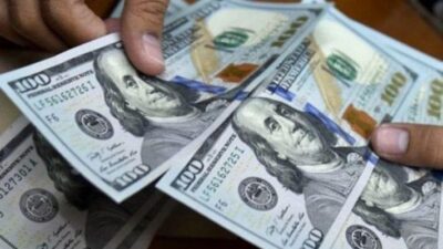 El dólar blue trepó a 209 pesos y marcó un récord histórico