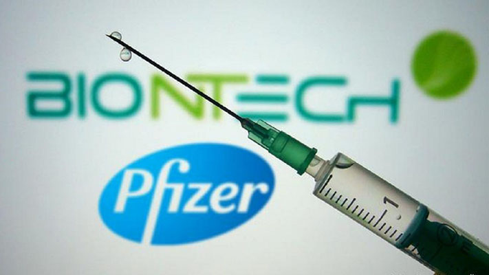 Pfizer y BioNTech aseguran que su vacuna es «eficaz» contra Ómicron con tres dosis