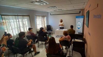 Gaiman: Jóvenes que realizaron entrenamientos laborales recibieron certificados