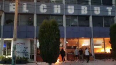 Allanamientos por los destrozos en el diario El Chubut