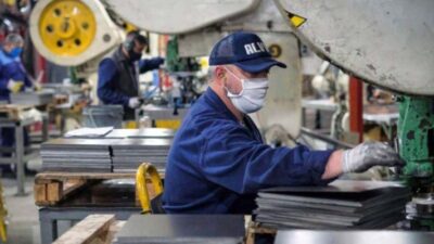 La prohibición de despidos y doble indemnización dejaría de regir en enero