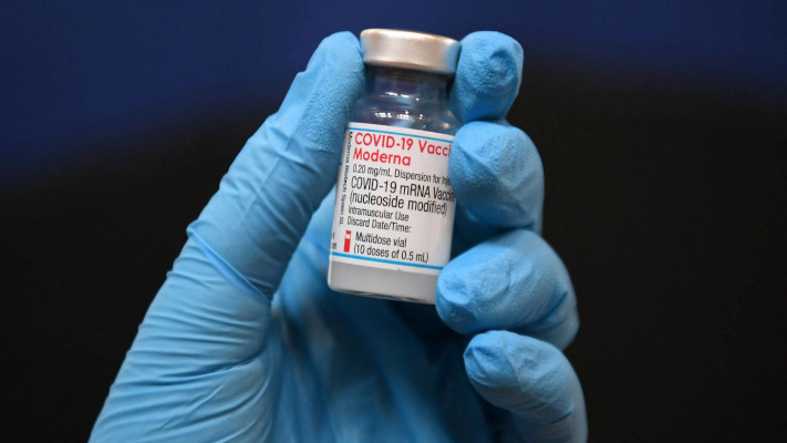 Moderna aseguró que el refuerzo de su vacuna protege contra la variante Ómicron