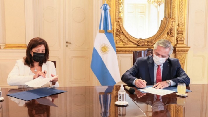El Presidente firmó la creación de una Zona Franca para Sierra Grande