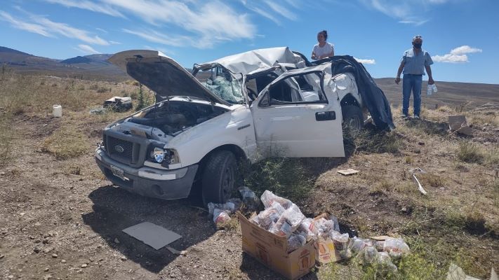 Tres heridos tras volcar una camioneta en cercanías de Esquel