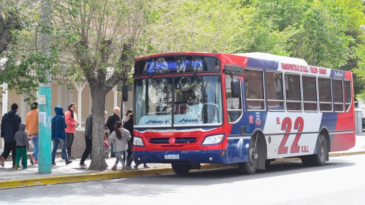 Se destrabó el conflicto y vuelve a funcionar el transporte urbano en Trelew