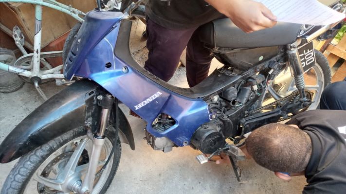 Allanaron dos viviendas por robo de motos en Madryn