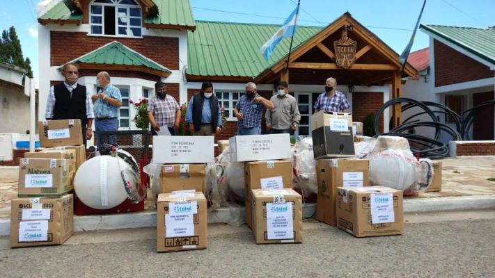 Entregaron equipamiento a organizaciones de productores para el control de plaga de tucura