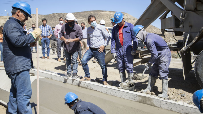 Luque supervisó avance de un pluvial clave para los barrios de KM 3