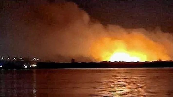 Un incendio está consumiendo, de norte a sur, una isla argentina