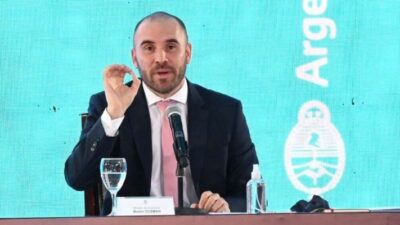 Deuda: el Gobierno paga hoy a los bonistas casi u$s700 millones