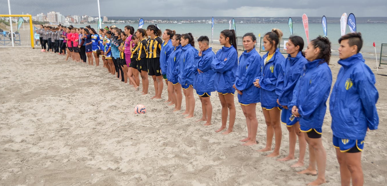 La Liga Nacional de Fútbol Playa Femenino va perfilando candidatas