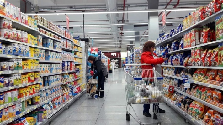 Refuerzan seguridad en supermercados y comercios de Madryn ante posibles saqueos