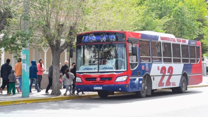 Guerrera y Arcioni firmaron el convenio para que Chubut reciba la asistencia económica para el transporte automotor