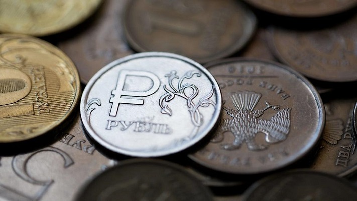 El rublo se hunde un 30% tras la escalada del conflicto entre Rusia y Ucrania