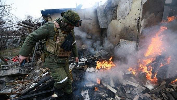 El Ministerio de Defensa de Rusia dice que perdió 498 soldados en Ucrania