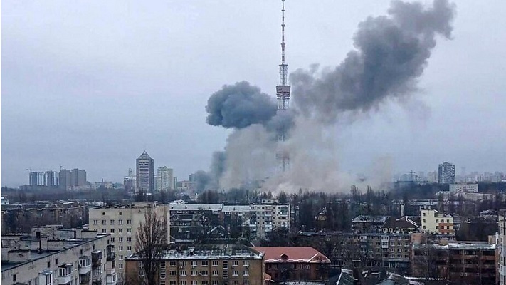 Cinco muertos en el bombardeo ruso a la torre de televisión de Kiev