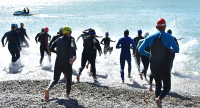 En Comodoro, se realizó la Travesía de Natación «Día Internacional de la Mujer»