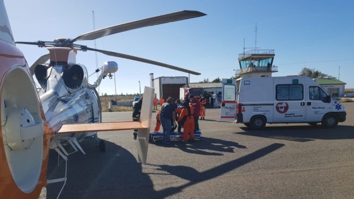 Evacuaron de un pesquero a un tripulante que se descompensó