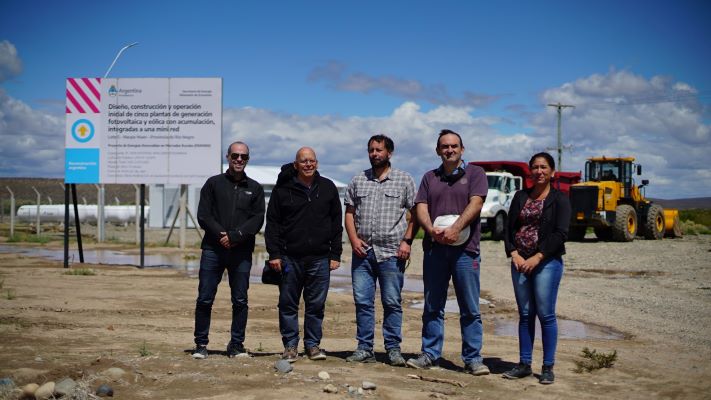 PERMER inicia obras para abastecer de energía solar y eólica a comunidad rural de Río Negro