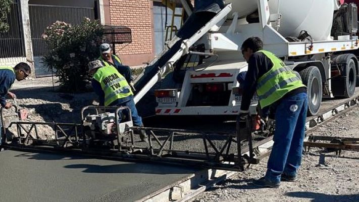 Avanza la obra de la rotonda que unirá las calles Muster, Centenario y Cacique Nahuelquir