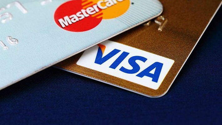 Visa y Mastercard suspenden sus operaciones en Rusia