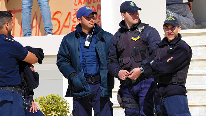La Policía de Chubut aceptó aumento del 2% pagadero en 4 cuotas de 0,5%