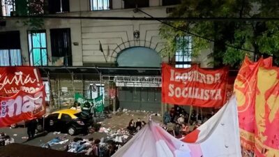 Ahora denuncian a «puaners» por hacer fiestas en la calle y cortar el tránsito