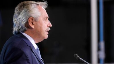 Fernández se reúne este lunes con la cúpula de la UIA