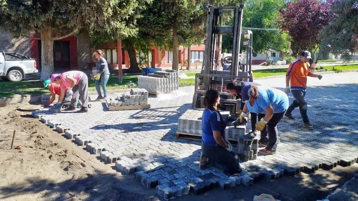 Pavimentan más de 4000 metros cuadrados en Trevelin