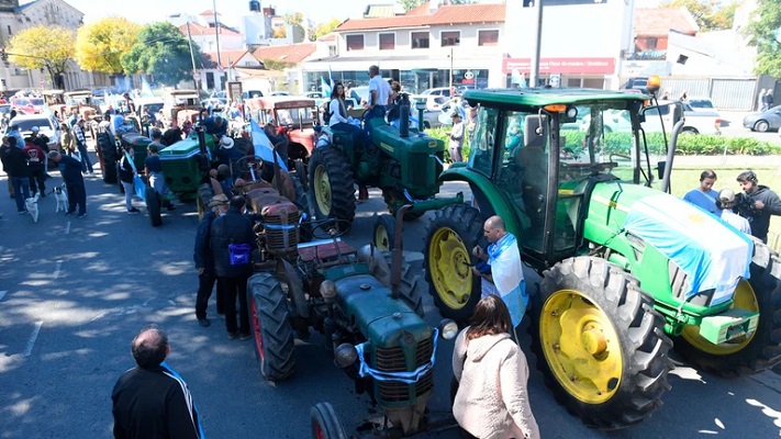 «Tractorazo» en Plaza de Mayo y el Gobierno ratificó que no subirán las retenciones