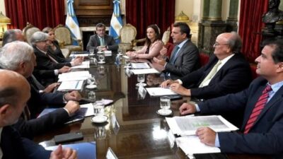 Etiquetas: AGENDA DIPUTADOS, INTERNA FDT, Sergio Massa, uia