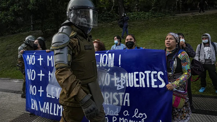 Boric decretó militarizar la zona en conflicto con mapuches