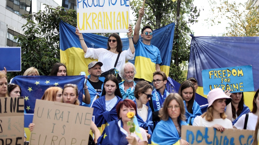 La UE le otorgó a Ucrania y a Moldavia el estatuto de candidatos a la ...