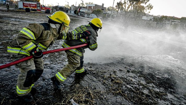 Aspirantes a bomberos de la región realizaron ejercicios en Trelew