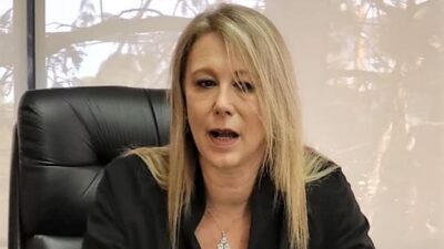 Le allanaron la casa por un delito y lo encontraron cometiendo otro