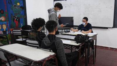 Prohíben el lenguaje inclusivo en todas las escuelas porteñas