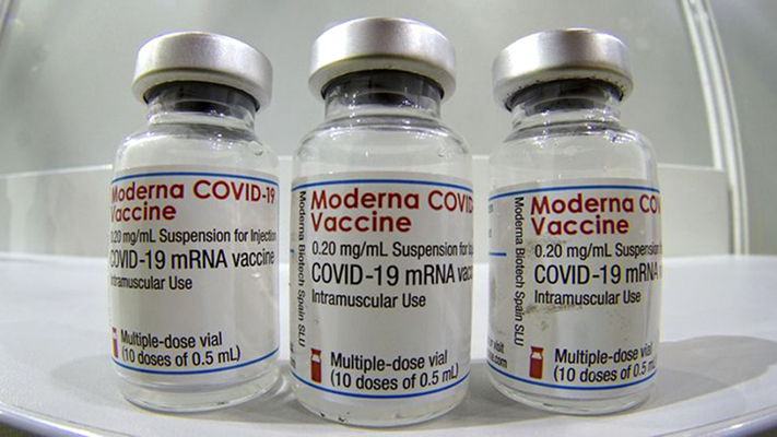 Comienzan a vacunar contra el COVID-19 desde los 6 meses