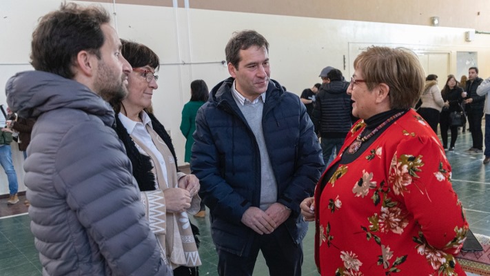 Luque destacó la inversión municipal en escuelas y bibliotecas