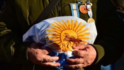 Buscan condonar deudas de vivienda a héroes de Malvinas