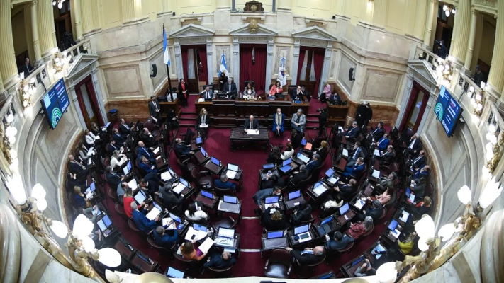 El Senado suspendió la sesión para tratar la ampliación de la Corte