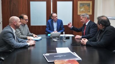 Arcioni firmó convenio para la pavimentación de la Ruta Provincial Nº 12