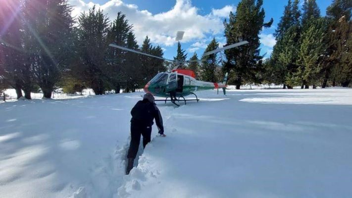 Gendarmes asisten a familias aisladas durante días por la acumulación de nieve