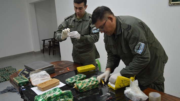 Decomisan 93 kilos de cocaína en el límite internacional con Bolivia