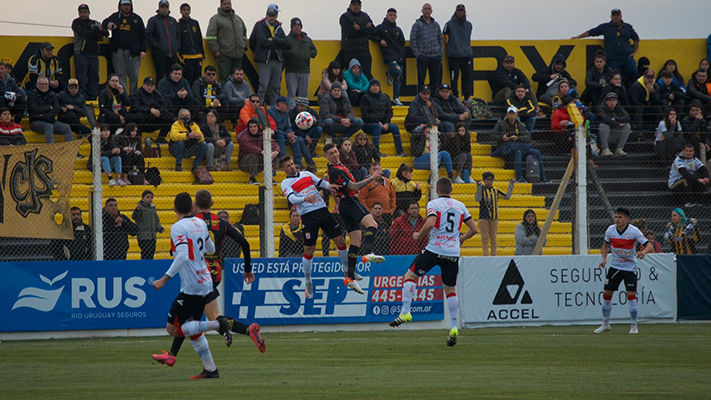 Deportivo Madryn perdió con Morón por 1 a 0