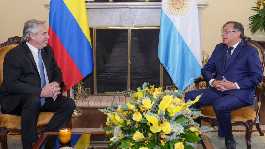 Alberto Fernández se reunió con Gustavo Petro y lo invitó a la Argentina